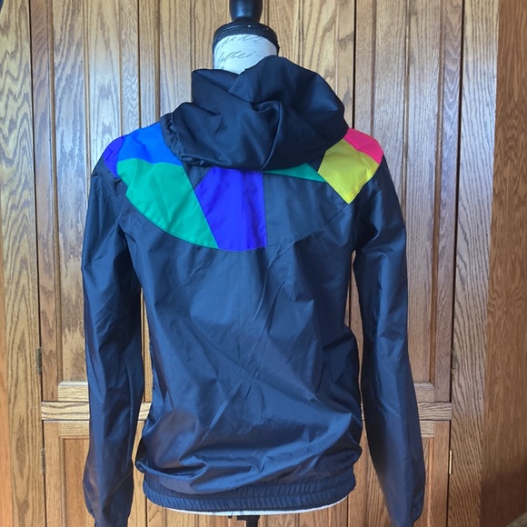 Retro style windbreaker - Picture 3 of 11